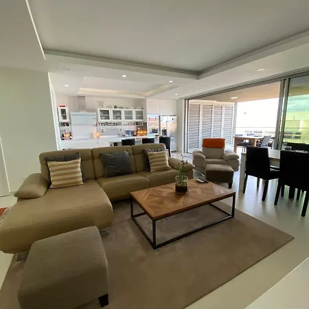 Bay View One, Stunning 3 Bed With Sea View & Rooftop Pool Lagos