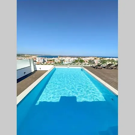 Apartment Bay View One, Stunning 3 Bed With Sea View & Rooftop Pool