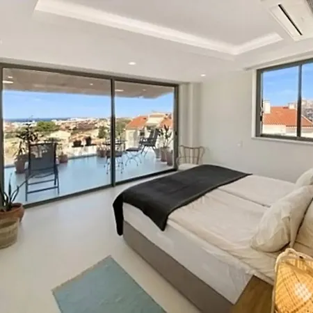 Apartment Bay View One, Stunning 3 Bed With Sea View & Rooftop Pool