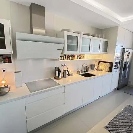 Bay View One, Stunning 3 Bed With Sea View & Rooftop Pool Lagos