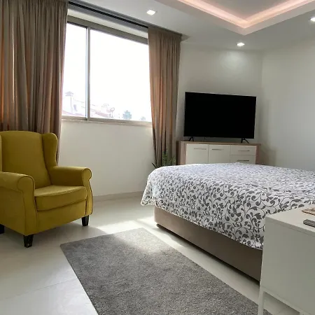 Bay View One, Stunning 3 Bed With Sea View & Rooftop Pool